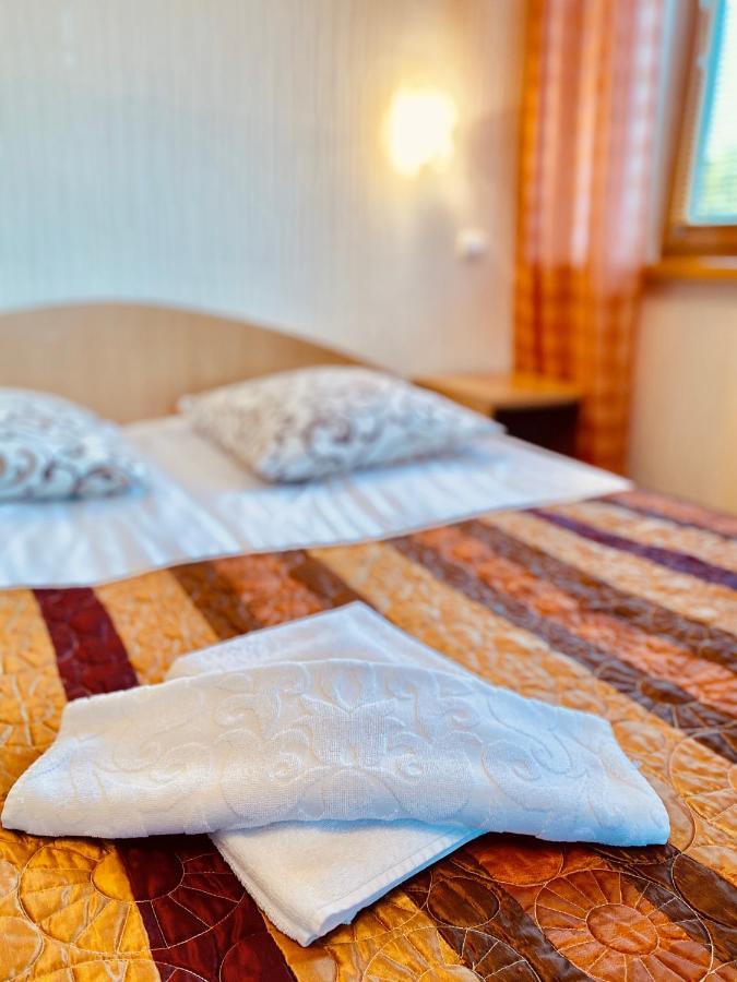 Hotel Akmuo Ant Akmens à Šventoji Extérieur photo